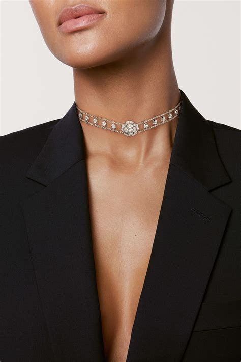 chanel bouton de camelia choker